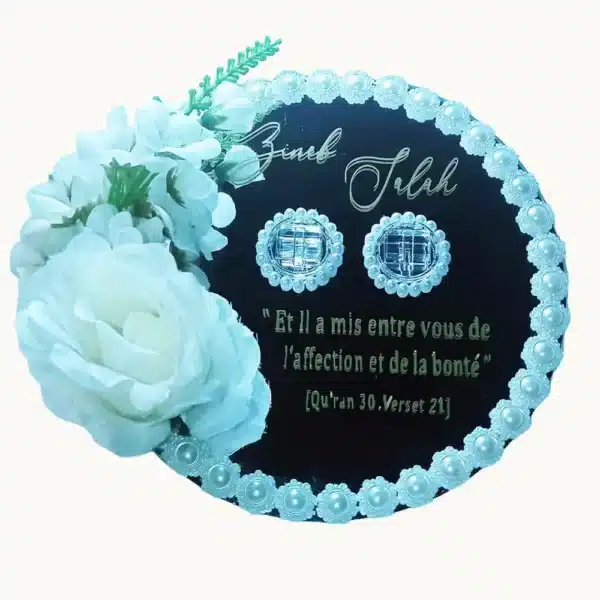 Porte-alliance fond noir personnalisé Tizi Art Design pour mariage élégant